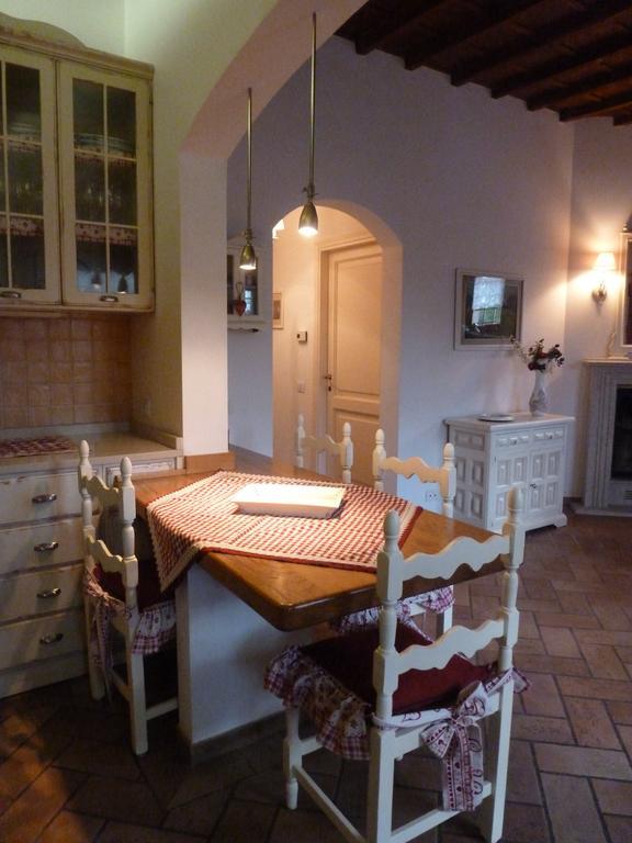 Suite La Badia Scandicci Ruang foto